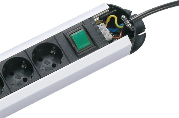 Steckdosenleiste 9f sw PRIMO m.Ein/Aus 2m 35° IP20 1,5qmm