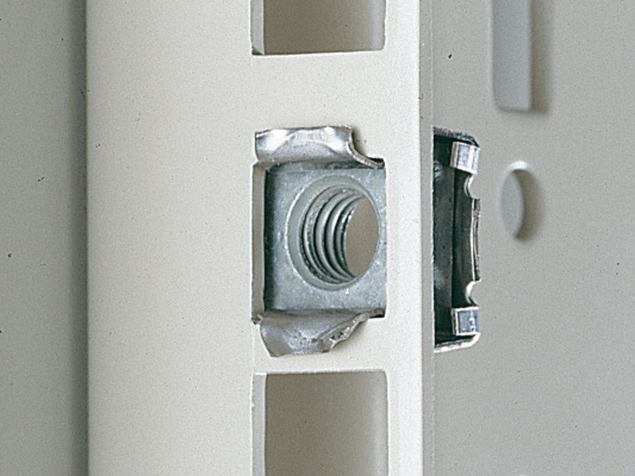 Käfigmutter M5 ST g/vz 2mm m.Erdungsanschl Mit Erdungsanschluss