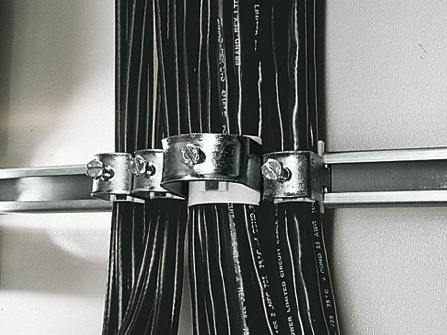 Bügelschelle 34-38mm ST C-Profil W=Kst hfr Wanne=Kunststoff