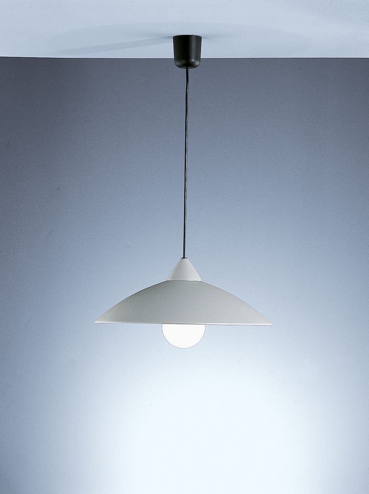 Pendelleuchte 57W HV ti E27 sym IP20 titan Ø400mm