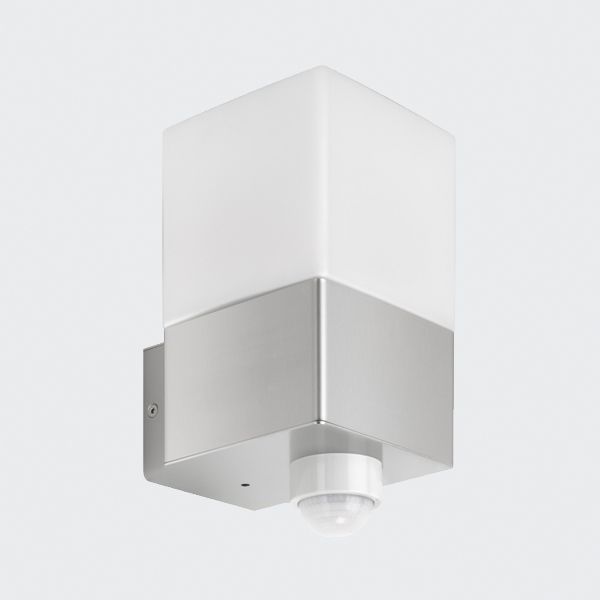 Wandanbauleuchte 100W HV edst IP44 E27 BWM 145x120x250mm