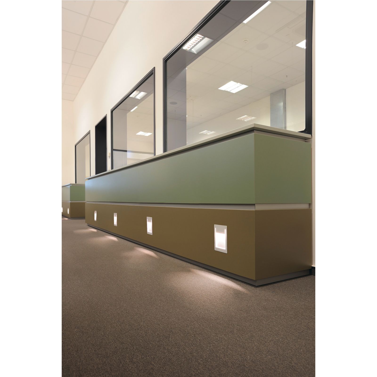 LED-Orientierungsleuchte 5W 3000K 230lm Konv IP20 1LED elektr.Trafo Lamelle m.LM