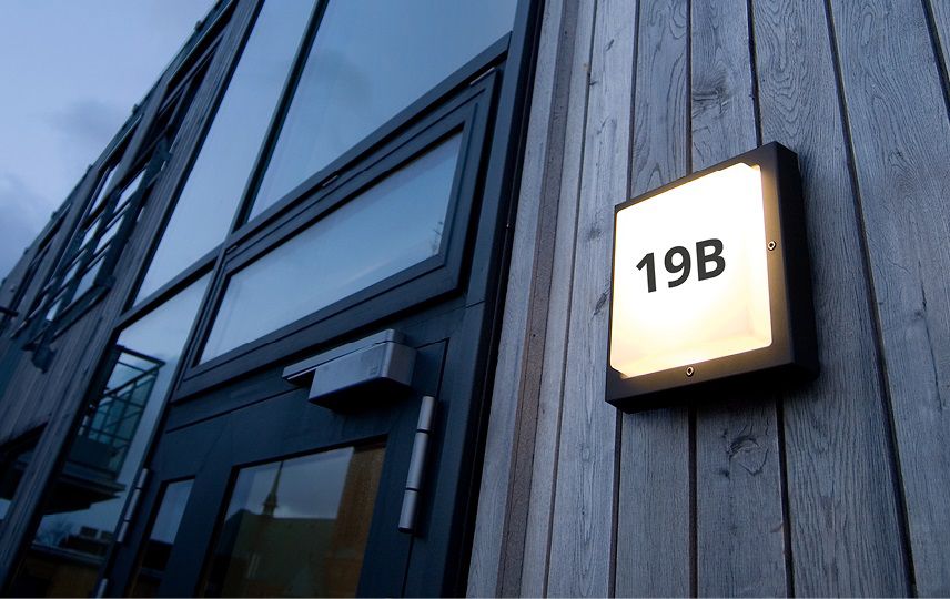 LED-Anbauleuchte 10W 3000K 690lm sw IP65 Dimmung Phasenabschnitt 240x240x80mm