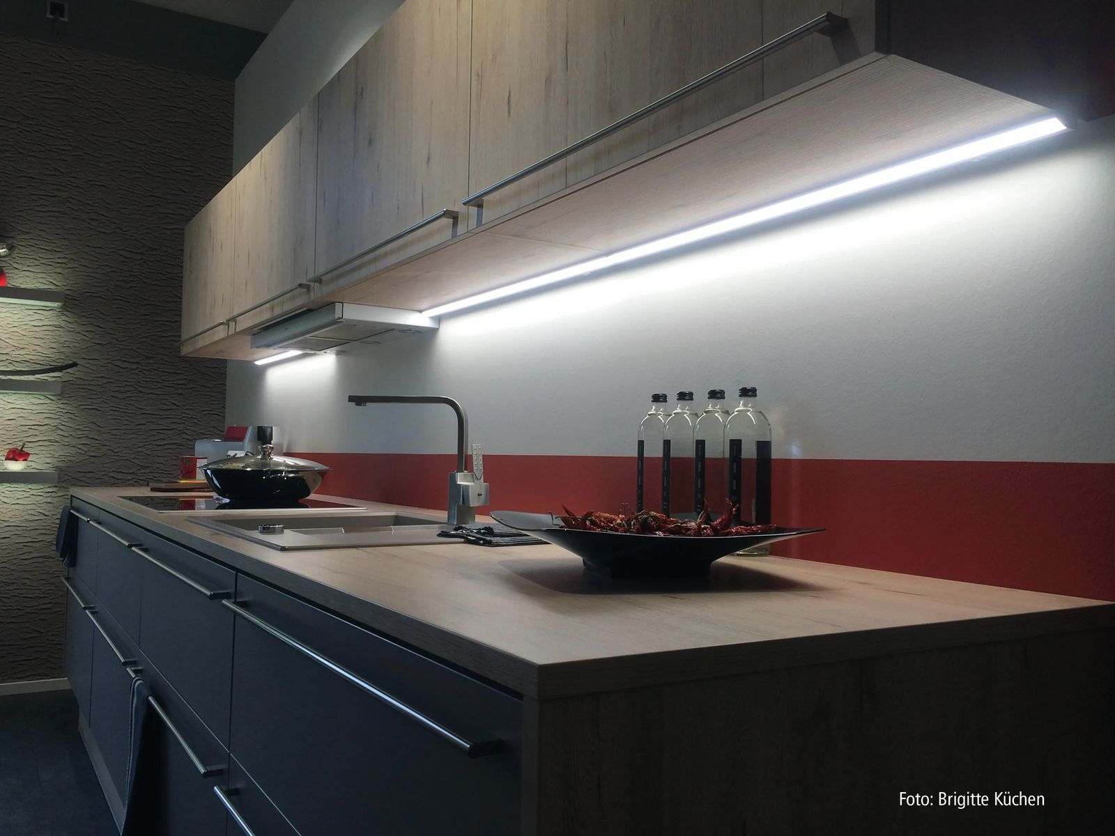 LED-Möbelleuchte 18W 3000K 1900lm alu IP20 1200x40x15mm