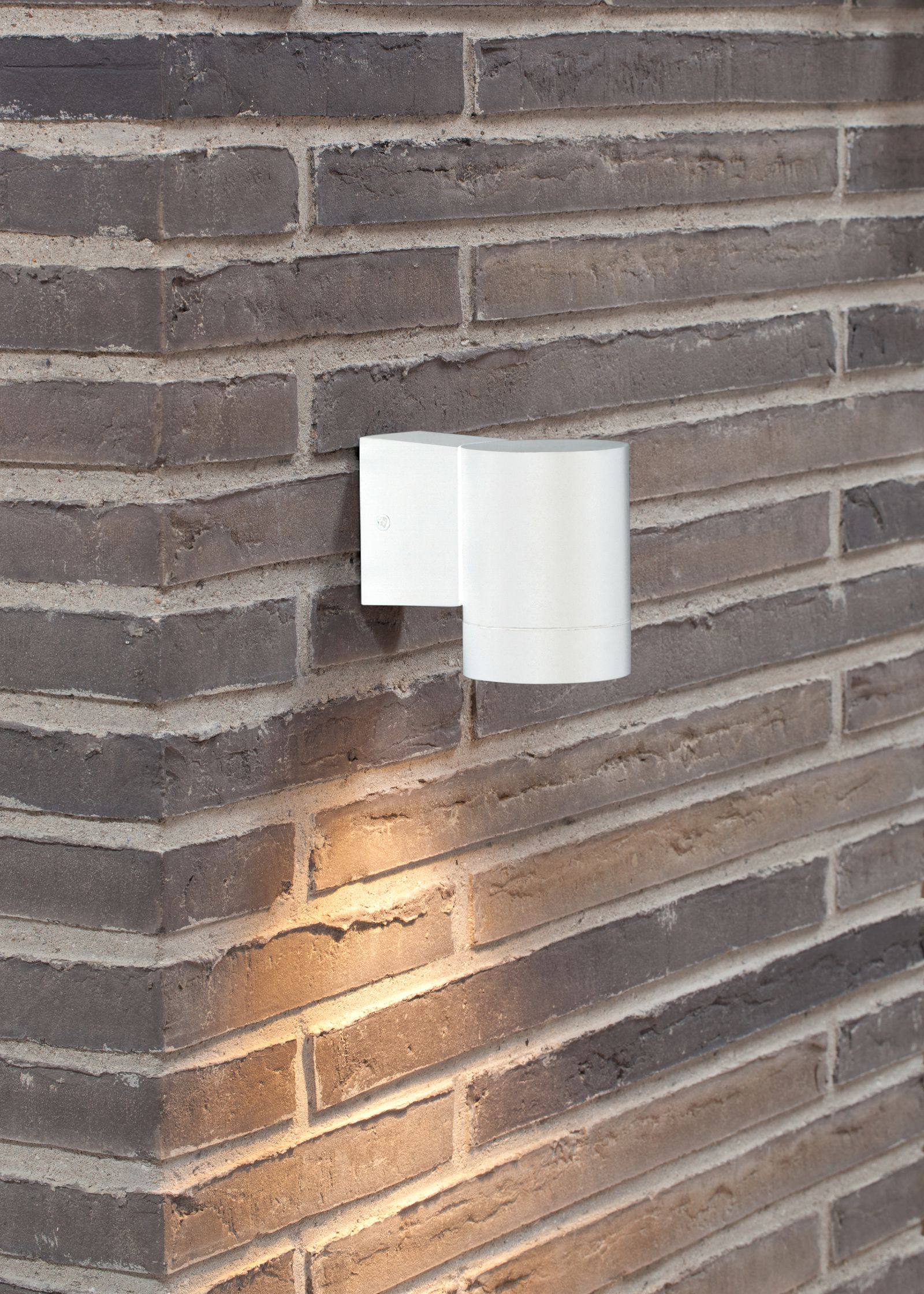 Wandanbauleuchte Tin Maxi 35W HV ws IP54 GU10 Ø76x105mm