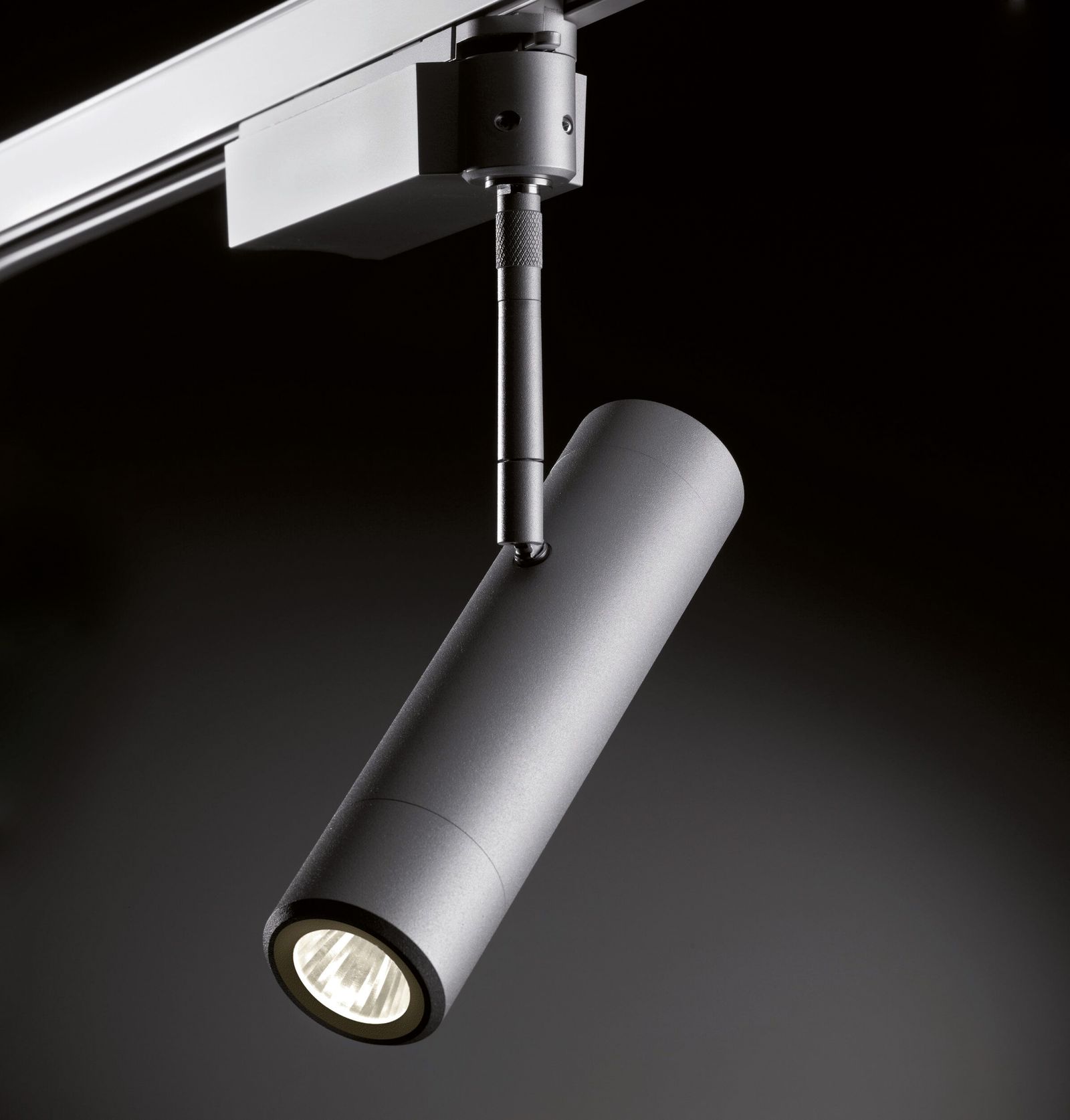 LED-Anbaustrahler 13,9W SENTRY 2700K Alu 1150lm Konv 1LED IP20 sw mt NV-Adapt