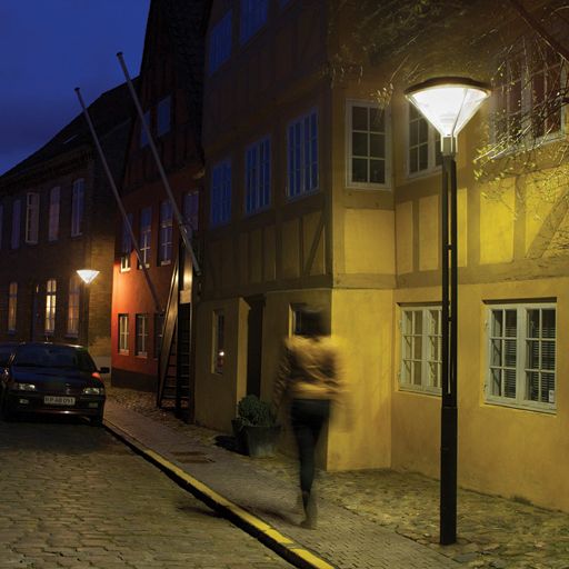 LED-Aufsatzleuchte 40W AvenueF2 76mm gr 3000K 3646lm EVG Alu Kst_tr IP66