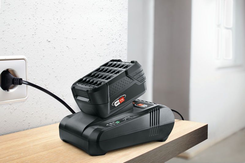 Akku-Ladegerät schnell Home&Garden Li-Ion 220-240/14,4-18V