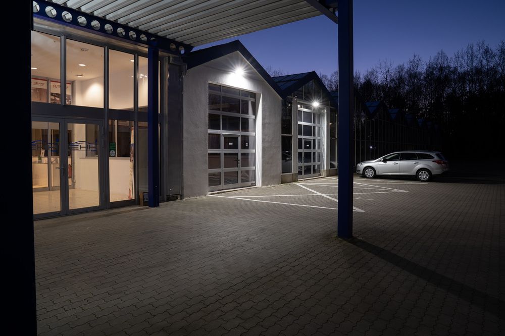 LED-Anbaustrahler 80W Floodlight 4000K 10000lm Konv 1LED Alu IP65 sw mt