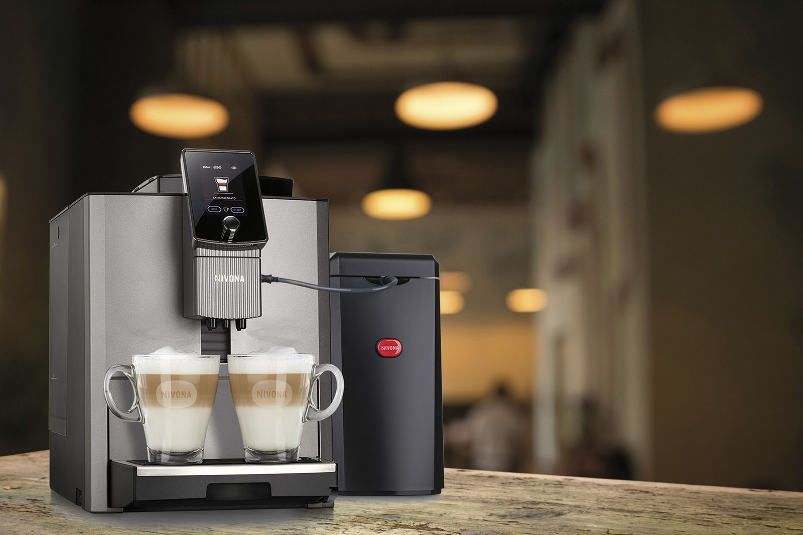 Kaffeevollautomat Caf/Cap CafeRomatica ti titan Milchaufschäumung m.Display