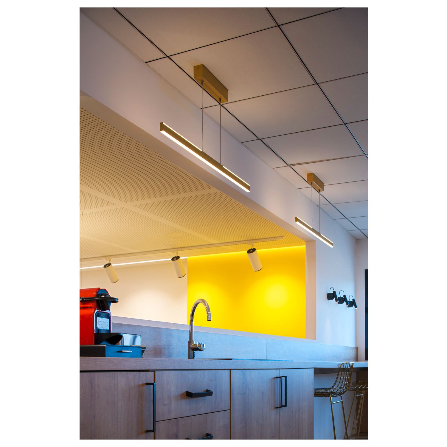 LED-Schienenstrahler 20W 3000K 2400lm Konv ws mt 1LED Alu IP20 RF:hochglänzend