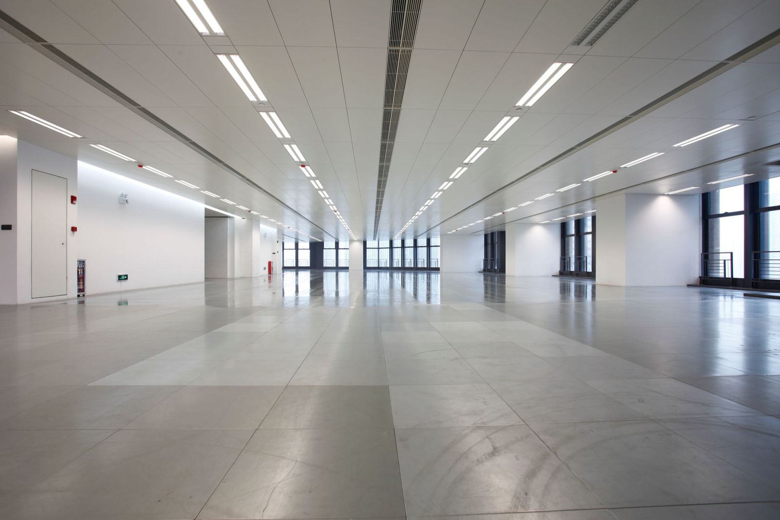 LED-Röhrenlampe G13 T8 23W 6500K 3700lm C ws mattiert 190° AC Ø28x1500mm