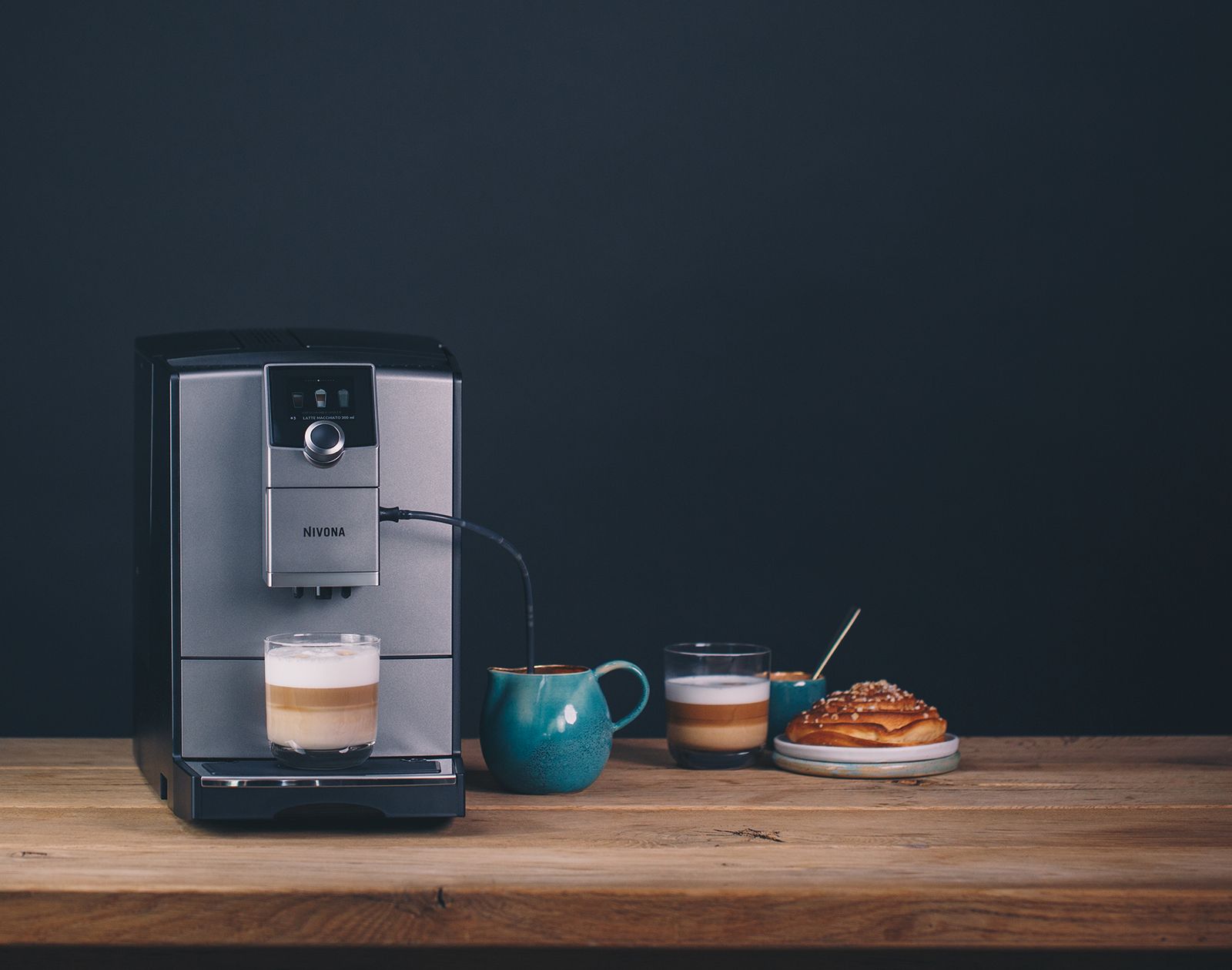 Kaffeevollautomat Caf/Cap ti Milchschaum m.Display Cafe/Capp titan Stand 15bar