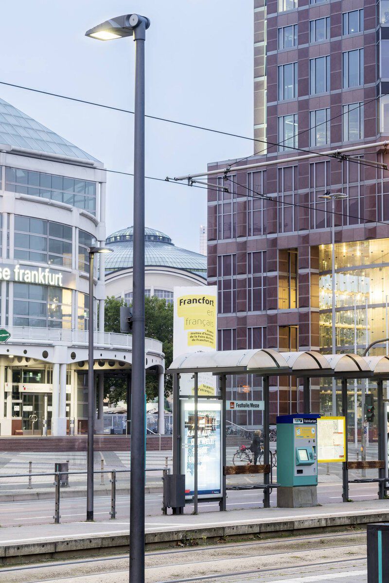 LED-Straßenleuchte 44W Aufs/Ans 76mm Alu 4000K 6200lm anth Gl_tr IP66 II