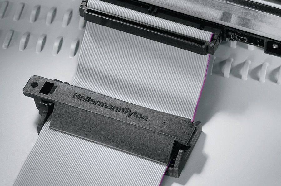 Befestigungssockel Kst sw 31x25x14,8mm PA kleben/schrauben Polyamid (PA) Ø3,1mm