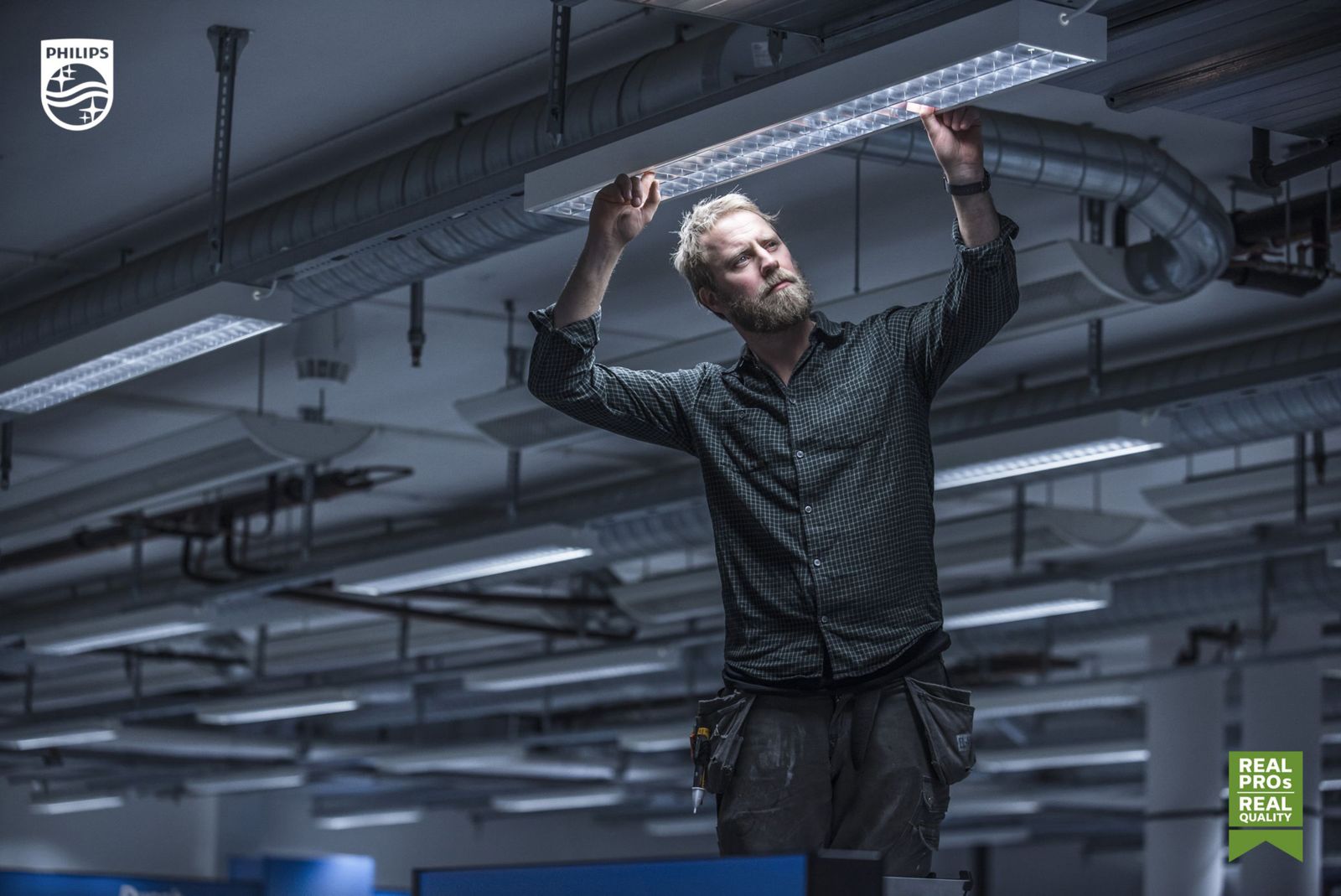 LED-Röhrenlampe G13 T8 31,5W 4000K ws AC 3500lm E mattiert 240° Ø28x1500mm