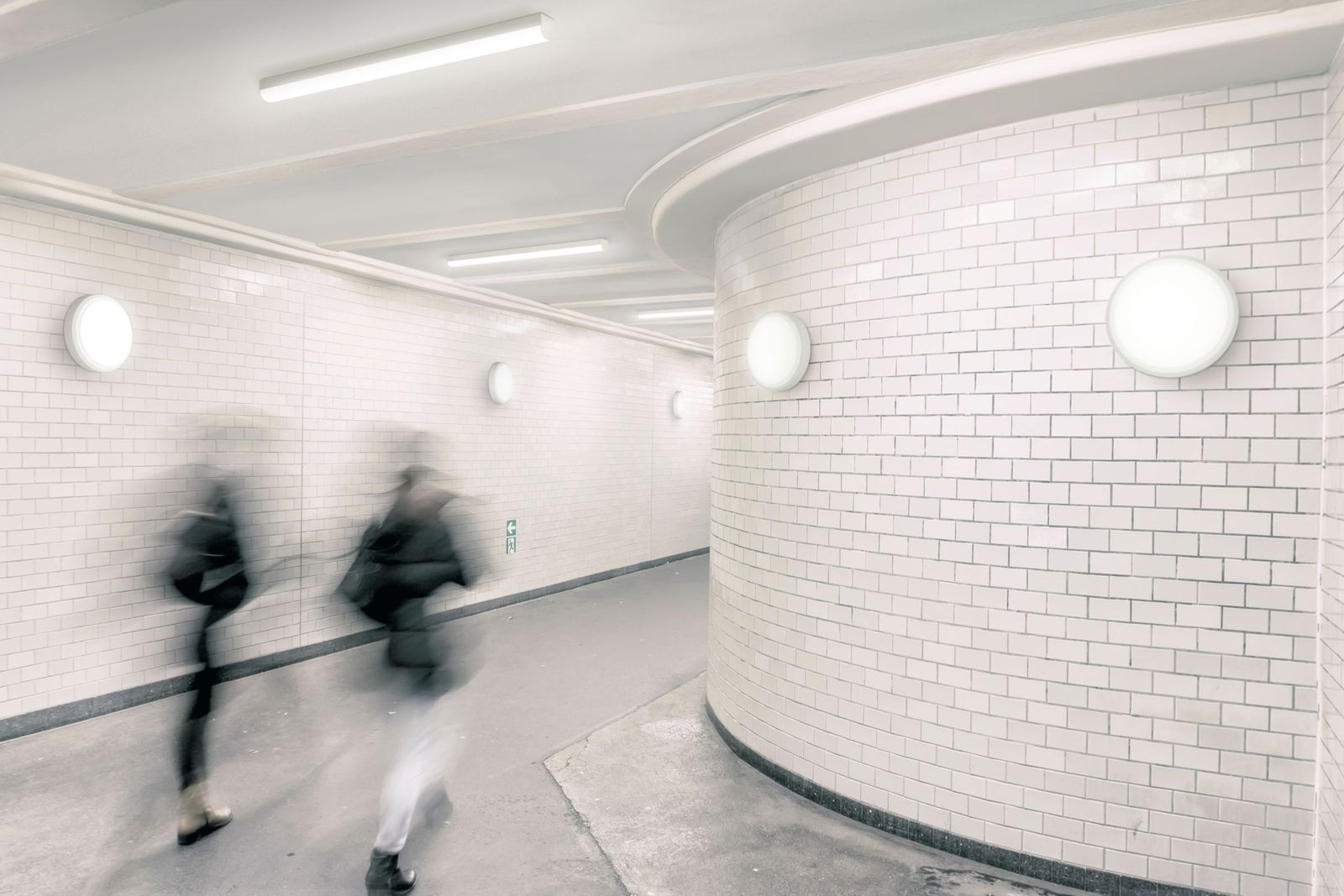 LED-Sensorleuchte 19W 3000K 1700lm ws Konv IP44 BWM Ø345x97mm