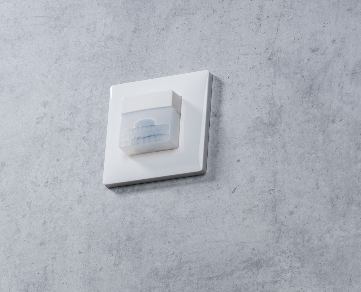 Präsenzmelder UP 170° 230V ws IP20 fernb 2300W HLK-Ansteuerung