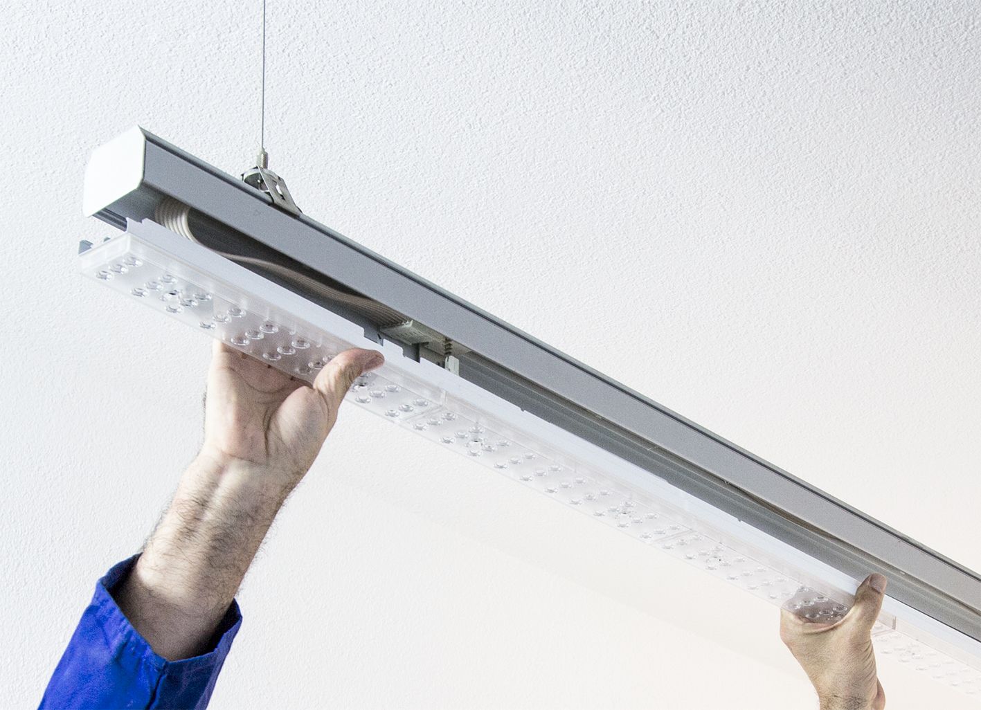 LED-Geräteträger 26-53W 4000K 8200lm ws 1LED Konv elektr.Trafo IP64 55x1531x33mm
