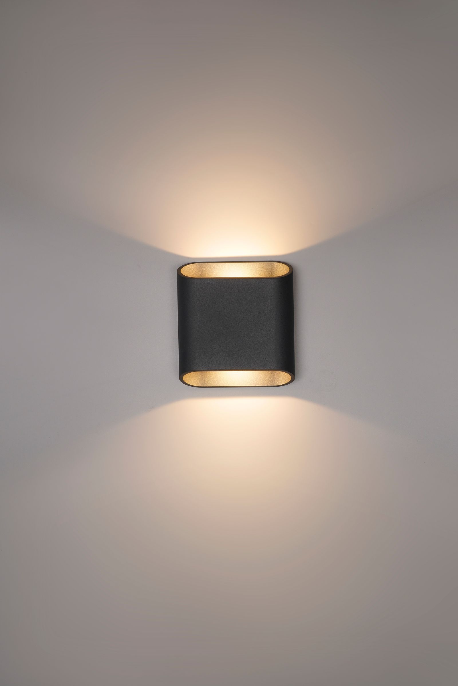 LED-Wandanbauleuchte 10W 2700-4000K anth 920lm IP54 64x160x180mm