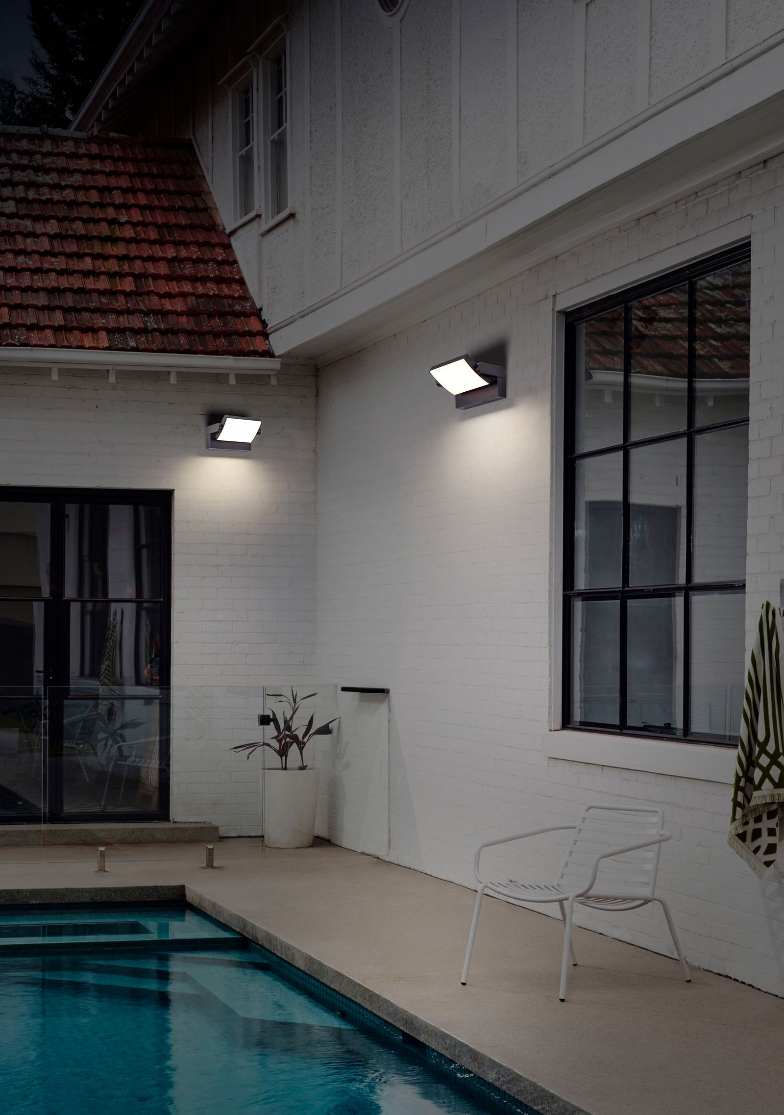 LED-Wandanbauleuchte 20W 3000-6000K anth 1498lm Konv IP54 212x100x165mm