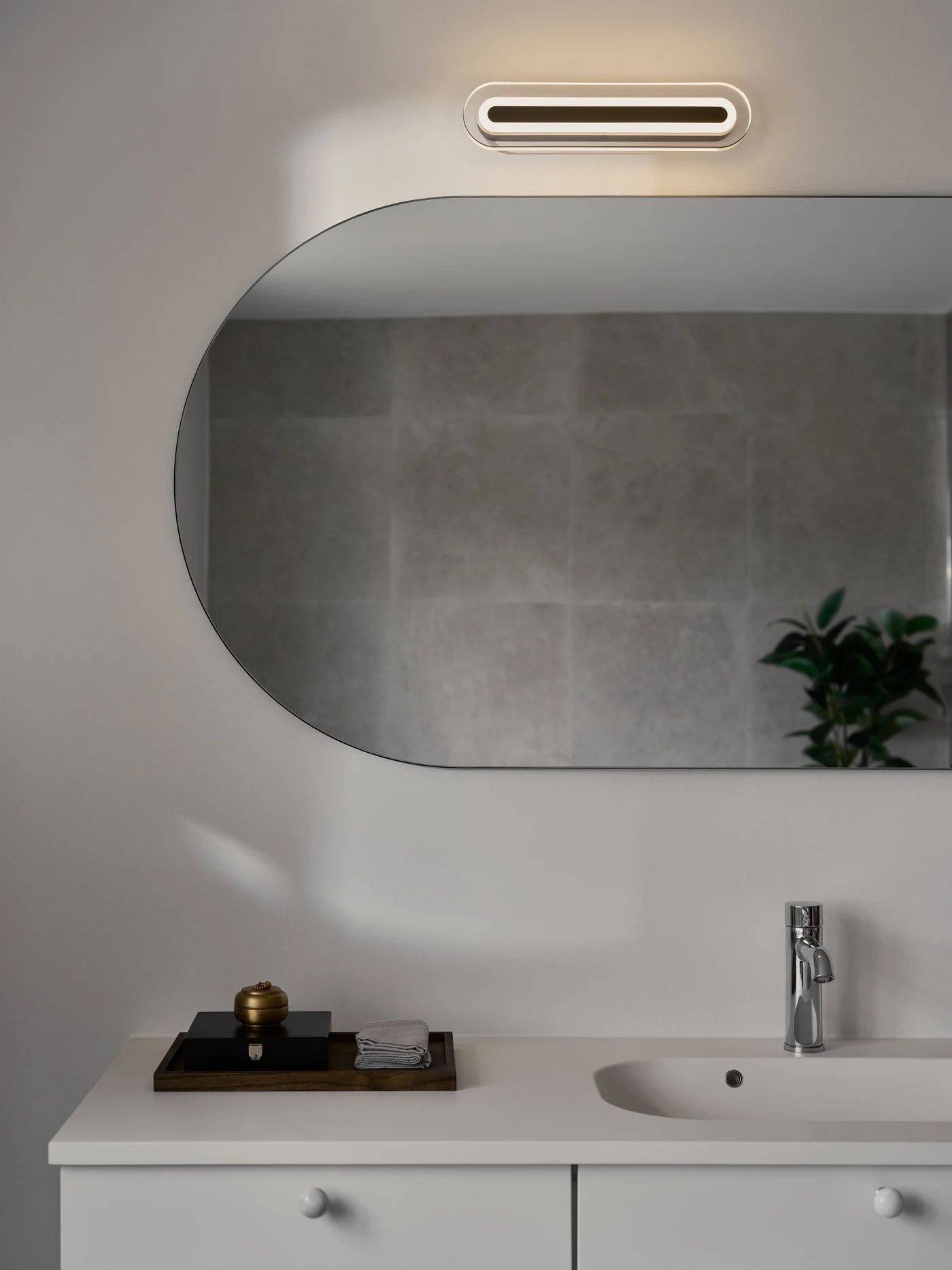 LED-Wandanbauleuchte Cavara 11W 550lm sw 3000-4000K Konv IP44 350x80x50mm
