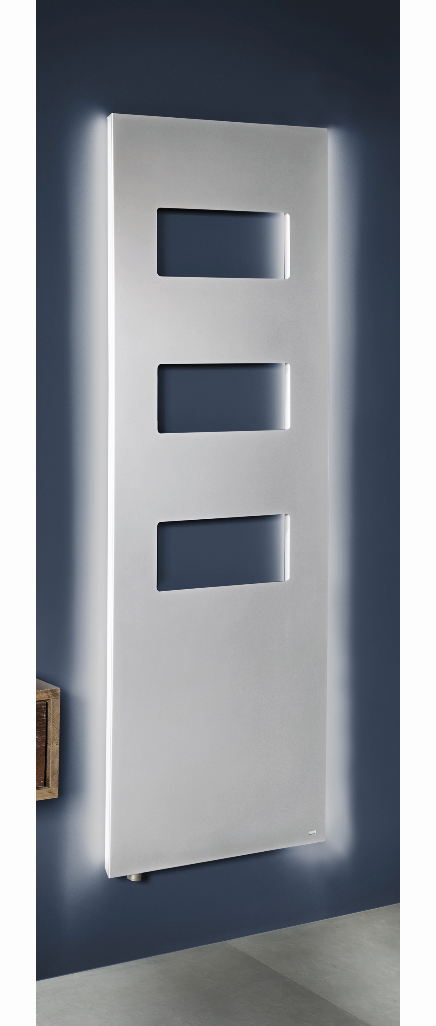 Bemm Planheizwand Plawa SPA Pur 1800 x 775 mm, edelweiß, M-Anschluss, pulverbeschichtet