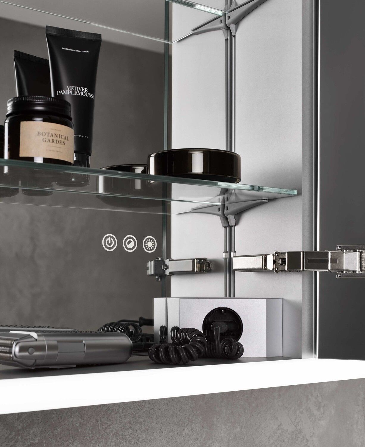 EMCO Aufputz-Lichtspiegelschrank prime 2000x730mm, 4-türig, aluminium/weiss