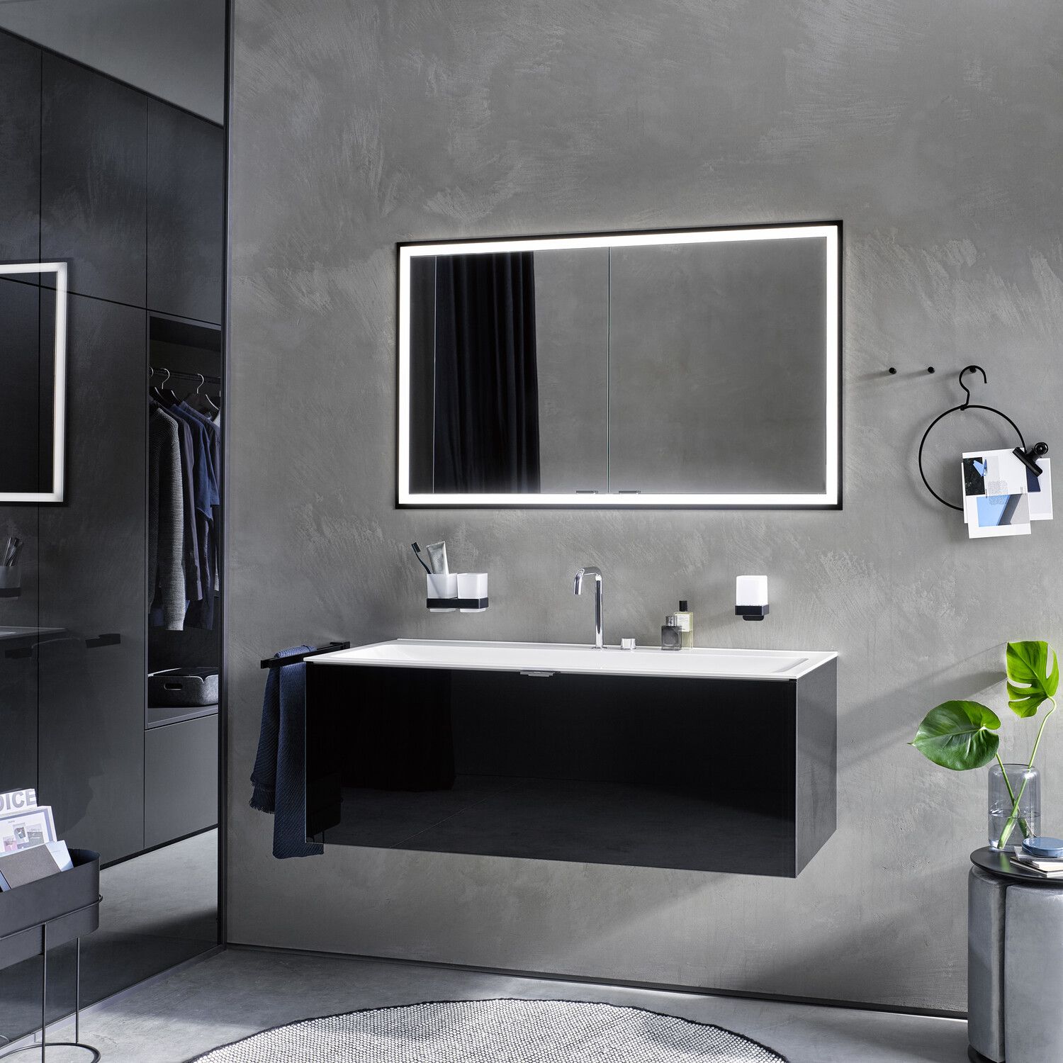 EMCO Unterputz-Lichtspiegelschrank prime Facelift 600x730mm, 1 Tür, Anschlag links, schwarz/spiegel