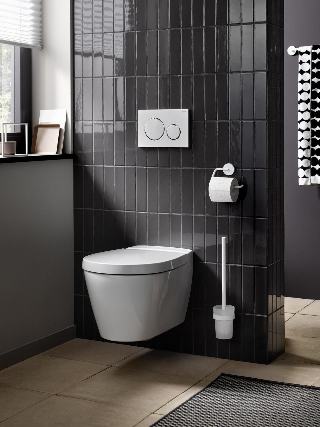 EMCO WC-Bürstengarnitur Round chrom, Wandmodell, Behälter Kristallglas satiniert