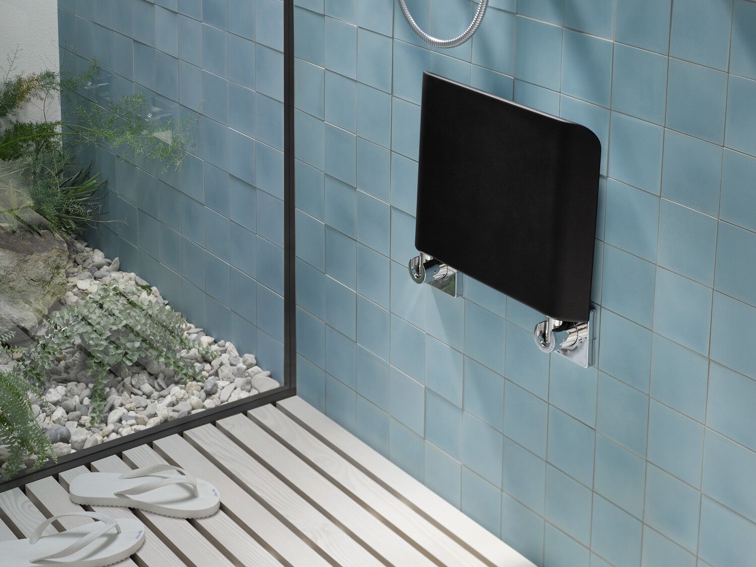 EMCO Wandklappsitz System 2 chrom/schwarz, mit Kunststoffsitzfläche