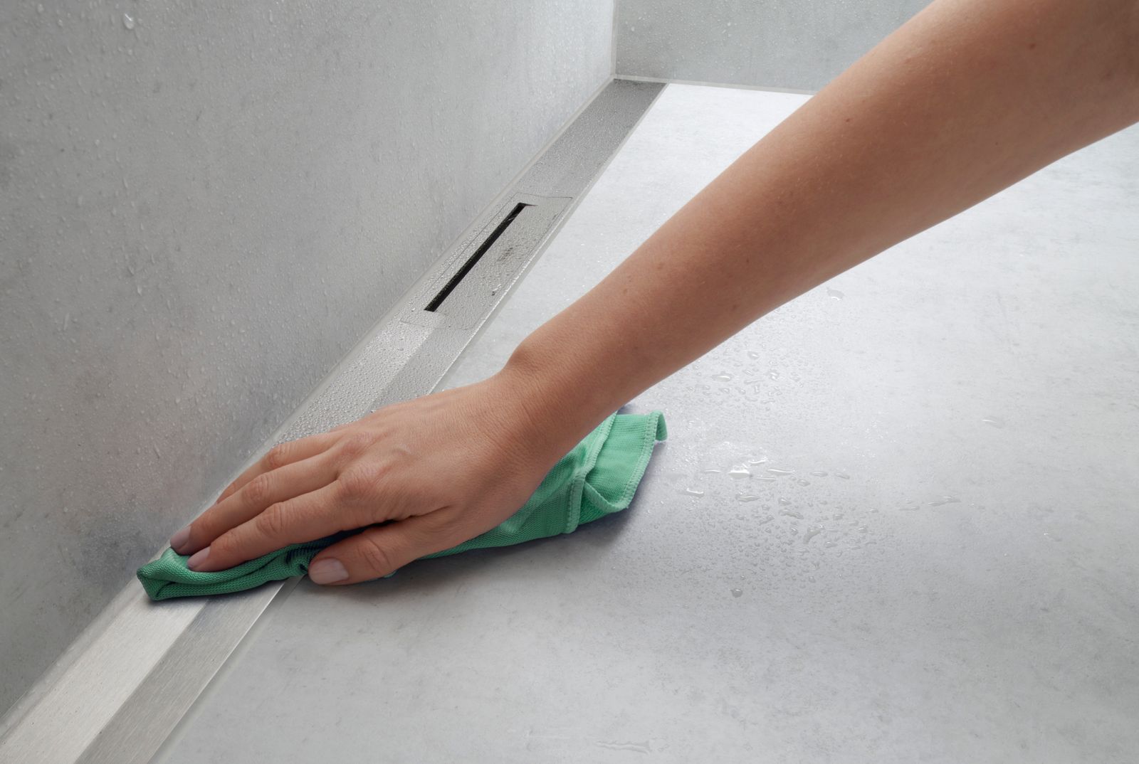 hansgrohe RainDrain Flex Duschrinne 1600 mm, Edelstahl optic, Fertigset, kürzbar, zur Wandmontage