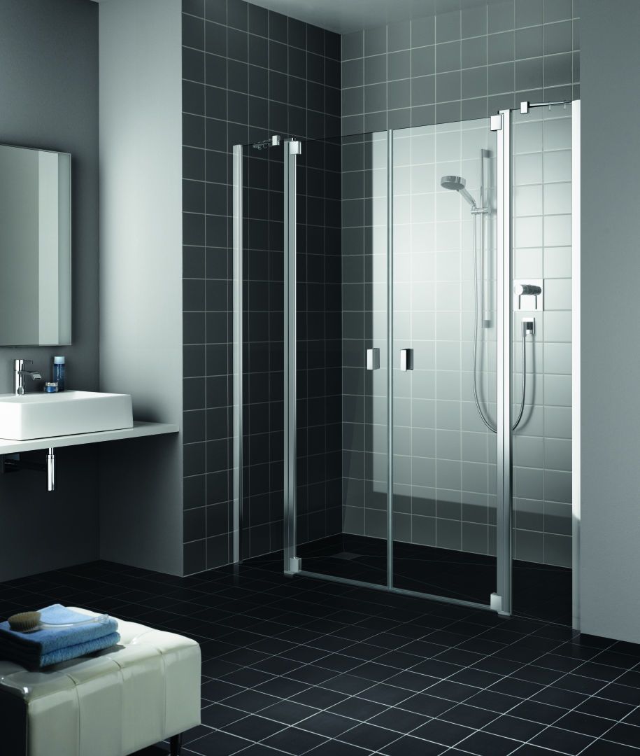 Kermi Pendeltür Raya mit Festfeldern 153 x 200 cm, silber hochglanz, ESG SR OpacoClean, auf Duschplatz