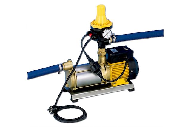 Roth Hauswasserwerk ASPRI 15-4 mit Pumpenanschluss-Set/Pumpenkonsole