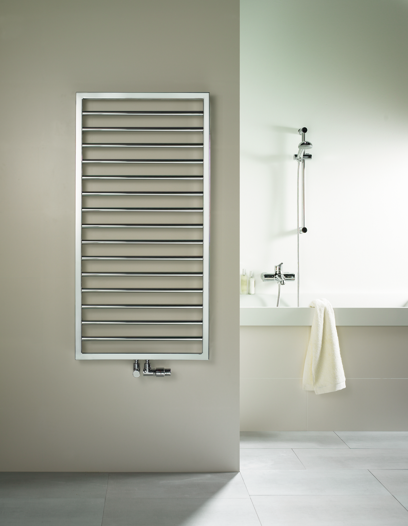 Zehnder Design-Heizkörper Subway SUB-180-060, 1837/600 mm, schwarz matt