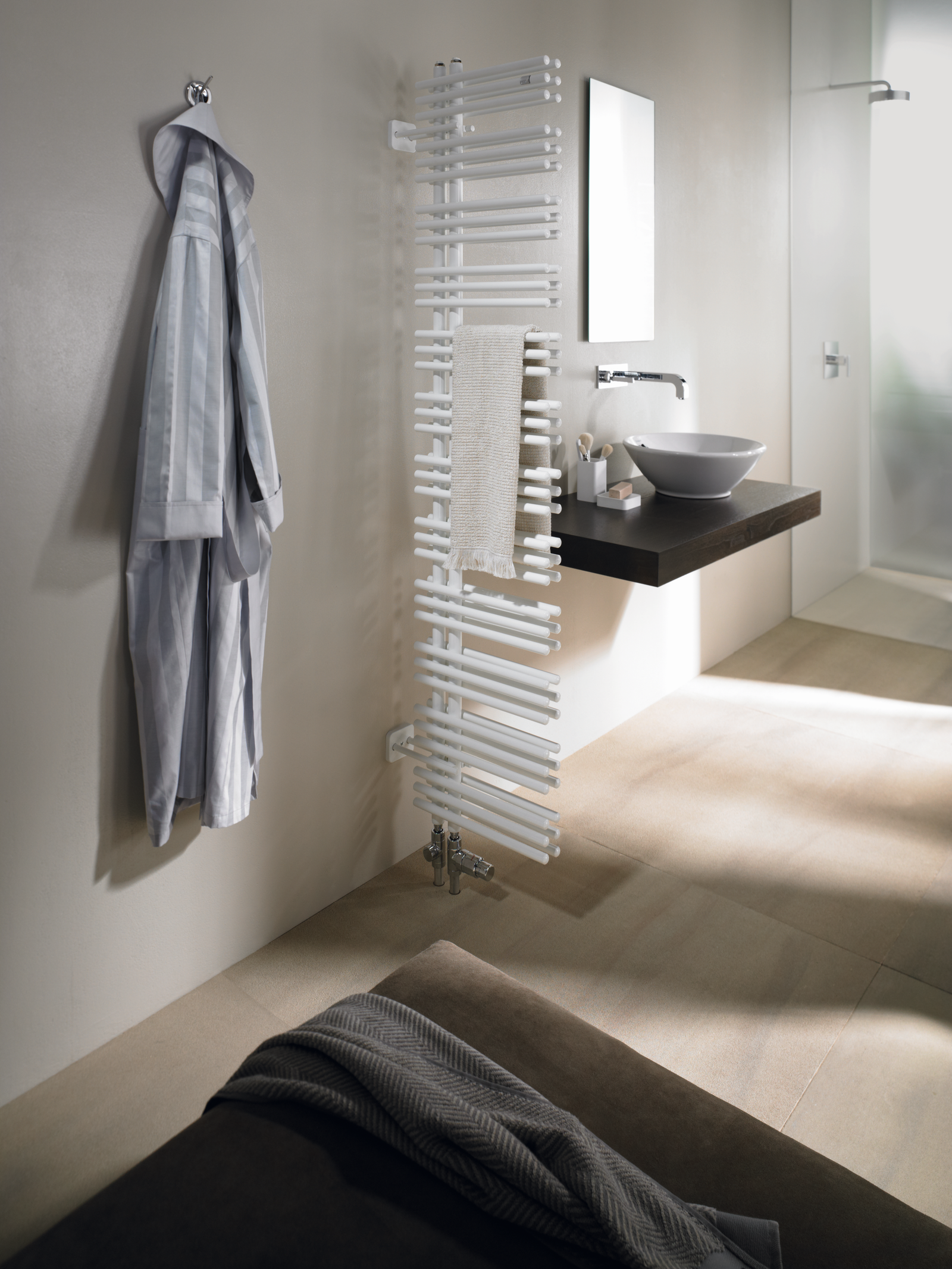 Zehnder Design-Heizkörper Yucca Asym YAD-090-050, 872 x 478 mm, champagne