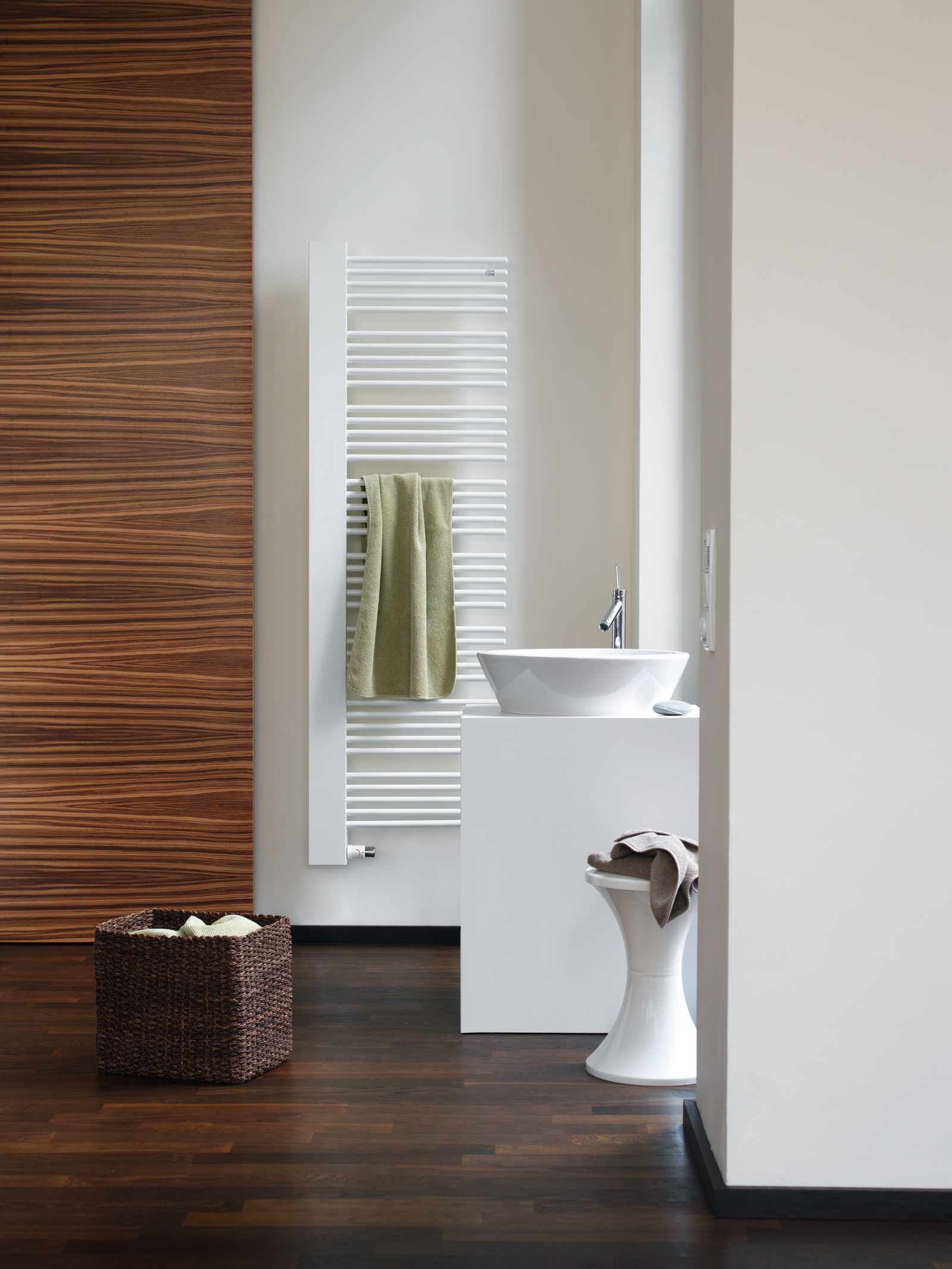 Zehnder Design-Heizkörper Yucca Cover YPL-150-60, 1612 x 582 mm, Concrete grey, links